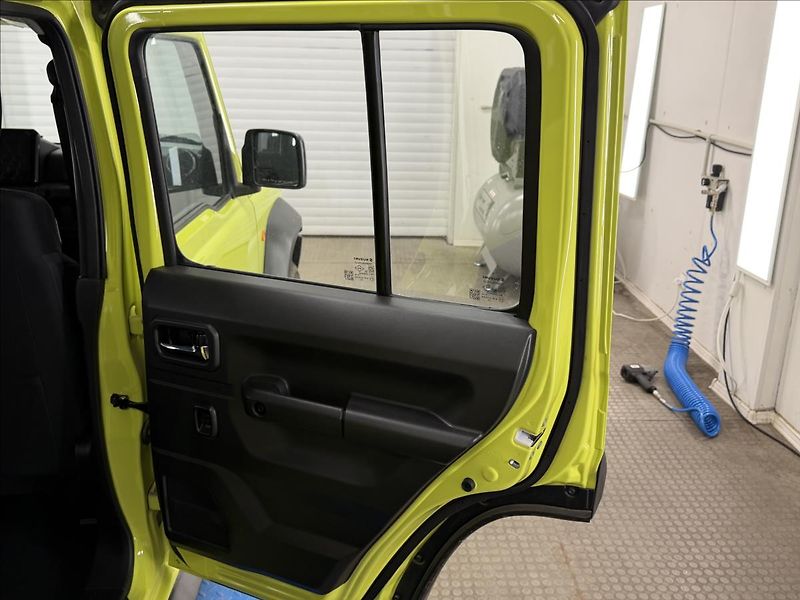 Suzuki Jimny 1,5 75 KW GLX REZERVACE!!! - fotka 23 z 30