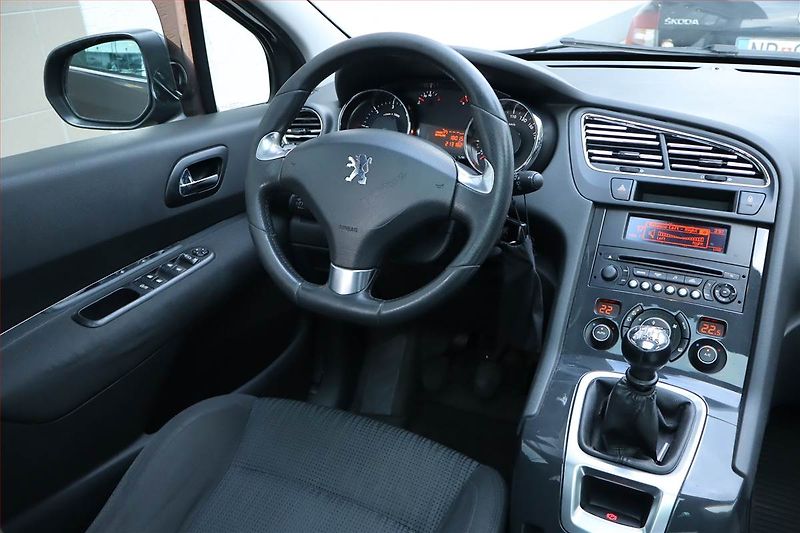 Peugeot 5008 (2014) 1.6 HDi, Serv.kniha, Tempomat - fotka 7 z 23