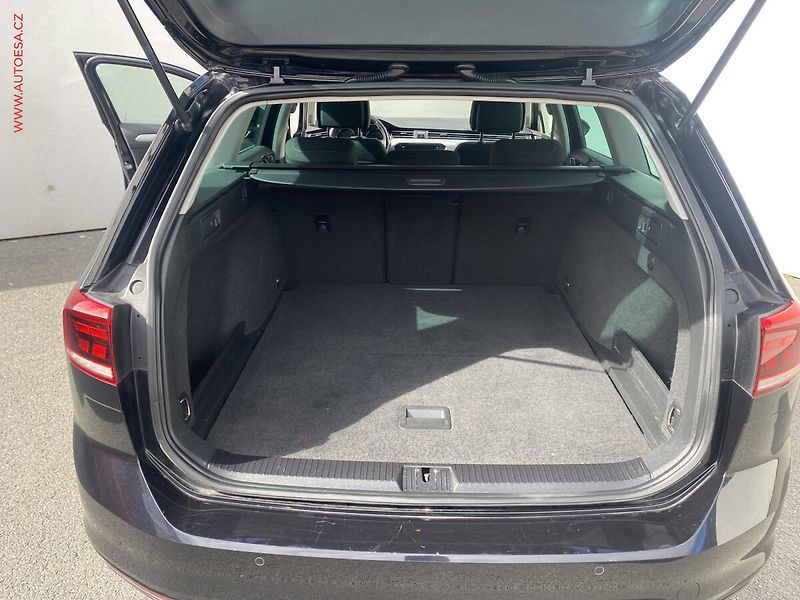 Volkswagen Passat (2019) 2.0 TDi, Business, DSG, LED - fotka 7 z 19