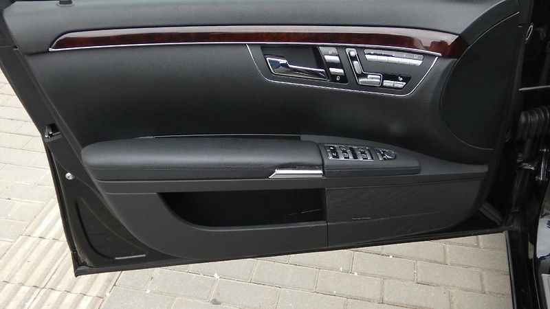 Mercedes-Benz Třídy S 500 V8 - fotka 11 z 33