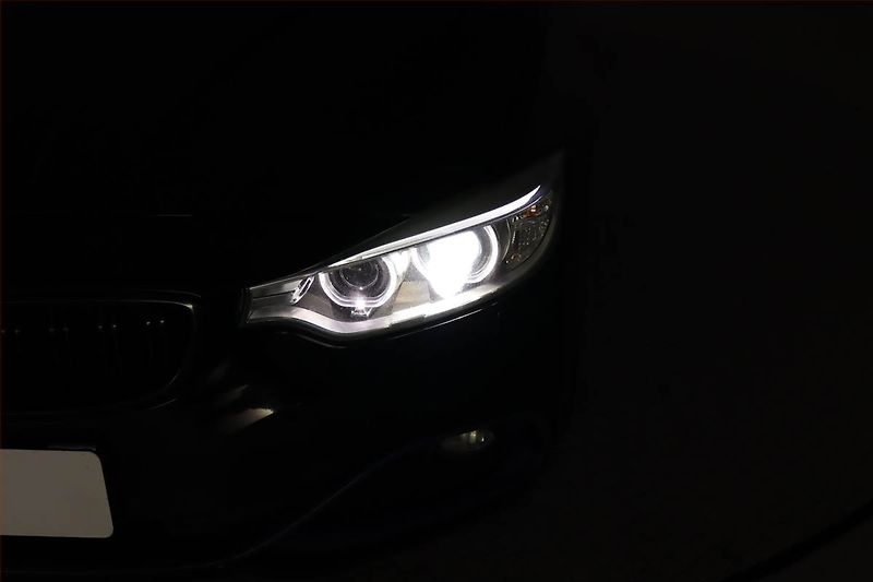 BMW Řada 4 (2015) Sport Line 420d, Automat, Navi - fotka 25 z 25