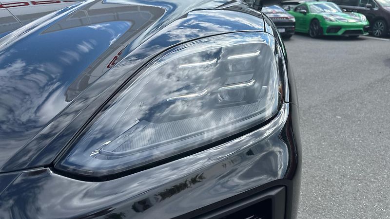 Porsche Cayenne E-Hybrid Black Edition - fotka 13 z 25