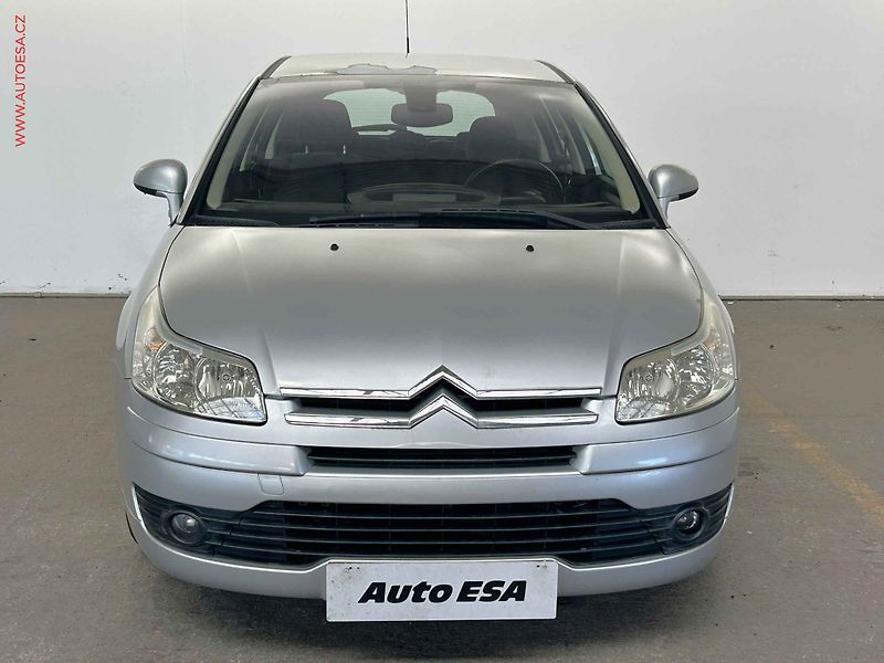 Citroën C4 (2005) 1.6, 1.maj, AAC, tempo - fotka 2 z 14