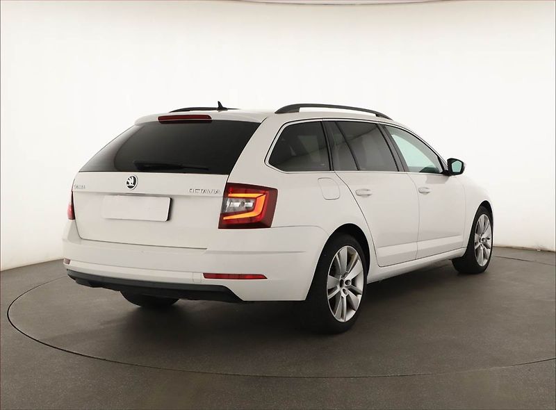 Škoda Octavia (2020) 2.0 TDI, Automat, Tempomat - fotka 5 z 19