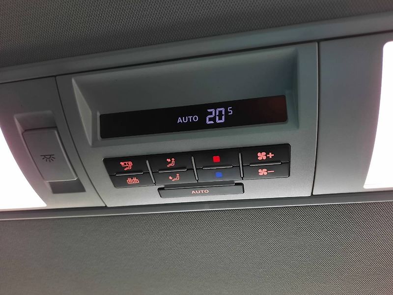 Volkswagen Multivan (2019) 2.0 TDI 4Motion (146kW/198k) D - fotka 21 z 24
