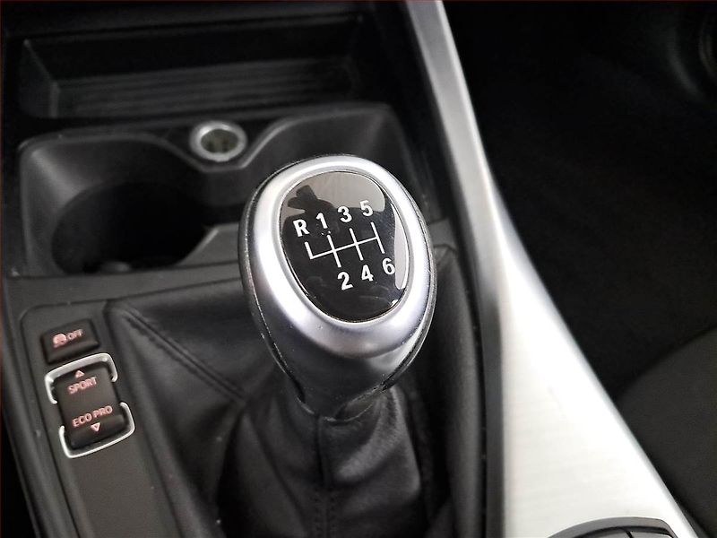 BMW Řada 1 (2013) 120d xDrive, 4X4, Tempomat - fotka 16 z 21