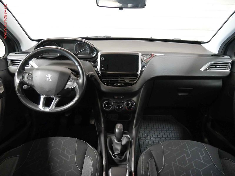 Peugeot 2008 (2018) 1.2PT, 2.maj,ČR, servis - fotka 8 z 17