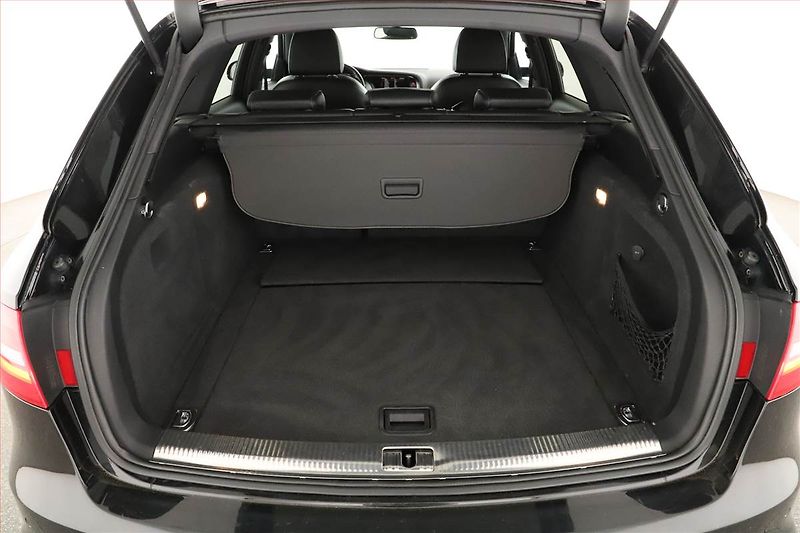 Audi A4 (2012) 3.0 TDI, Automat, Navi - fotka 19 z 20