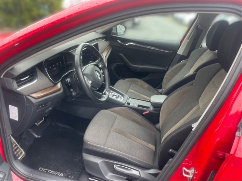 Škoda Octavia 2,0 TDI 147 Scout 4x4 DSG - fotka 7 z 11
