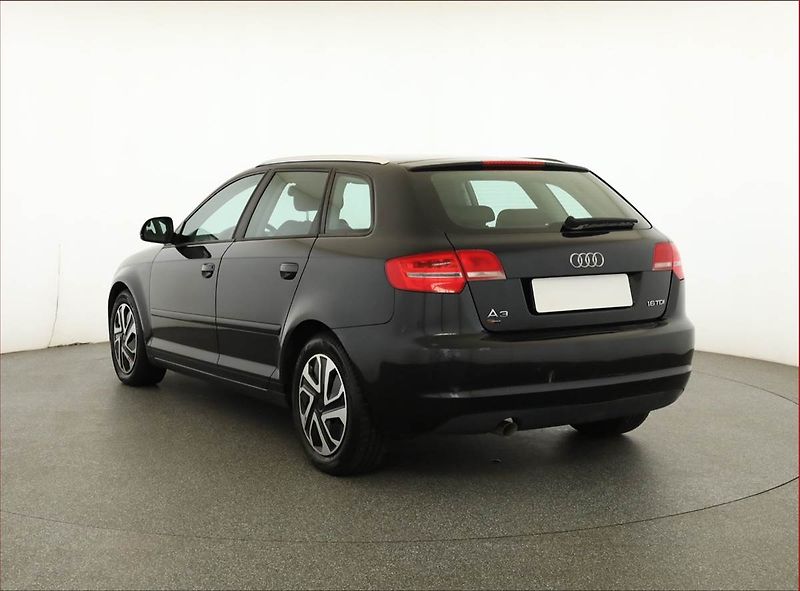 Audi A3 (2010) 1.6 TDI, Serv.kniha - fotka 4 z 12