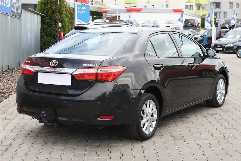 Toyota Corolla (2015) 1.6 Valvematic, Tempomat - fotka 5 z 18