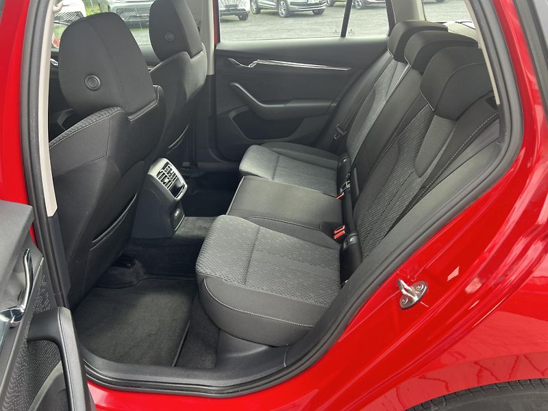 Škoda Octavia (2023) 2.0TDI DSG STYLE NOVÉ ČR - fotka 9 z 19