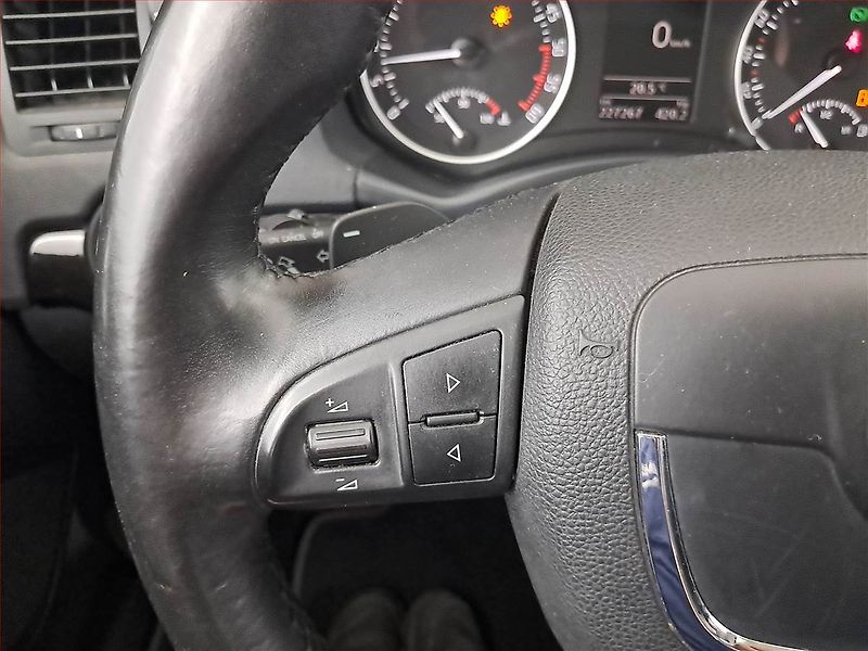 Škoda Octavia (2012) Laurin&Klement 2.0 TDI - fotka 18 z 23