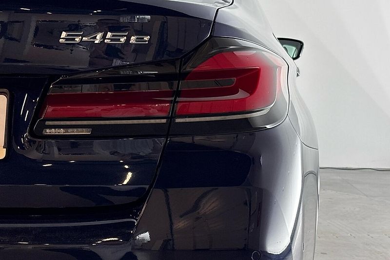 BMW Řada 5 545e xDrive - fotka 5 z 14