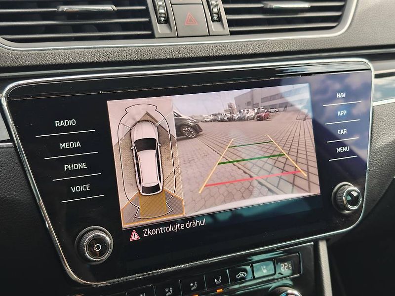 Škoda Superb L&K 7DSG 2,0TDI - fotka 16 z 26