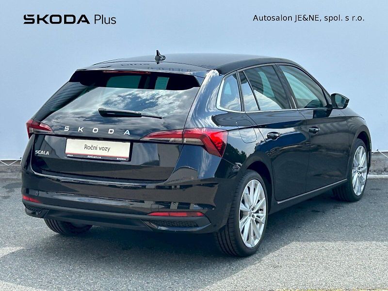 Škoda Scala (2025) Top Selection 1.5 TSI 110 kW D - fotka 2 z 35