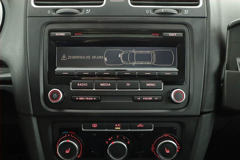 Volkswagen Golf (2012) 2.0 TDI, Automat, po STK - fotka 13 z 17