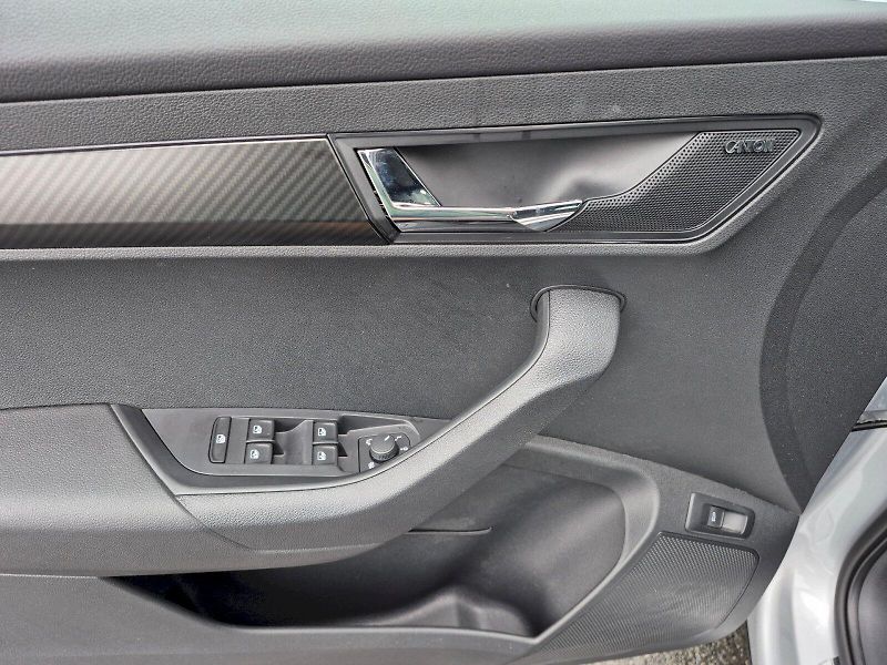 Škoda Karoq (2024) Sportline 2.0 TDI 110kW DSG - fotka 11 z 28