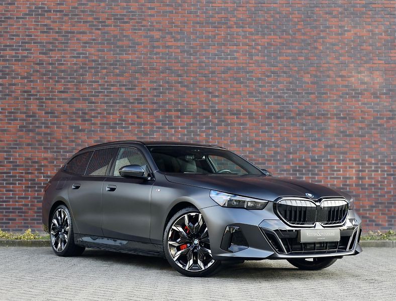 BMW Řada 5 (2025) Touring 550e xDrive MSPORT Mat - fotografie inzerátu