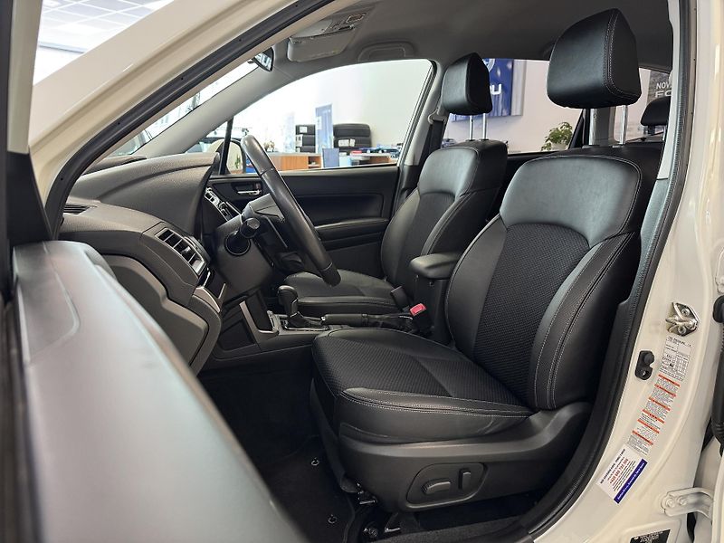Subaru Forester 2.0XT Comfort, CZ, Perfektní - fotka 13 z 49