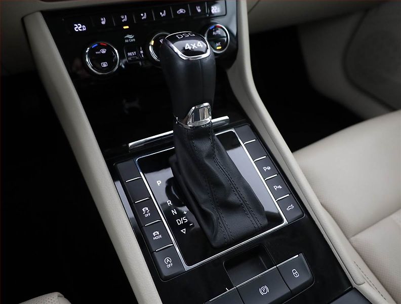 Škoda Superb (2020) Laurin&Klement 2.0 TSI - fotka 11 z 18
