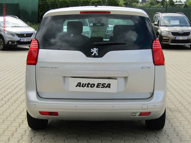 Peugeot 5008 (2011) 1.6 HDi, ČR, AAC - fotka 5 z 15