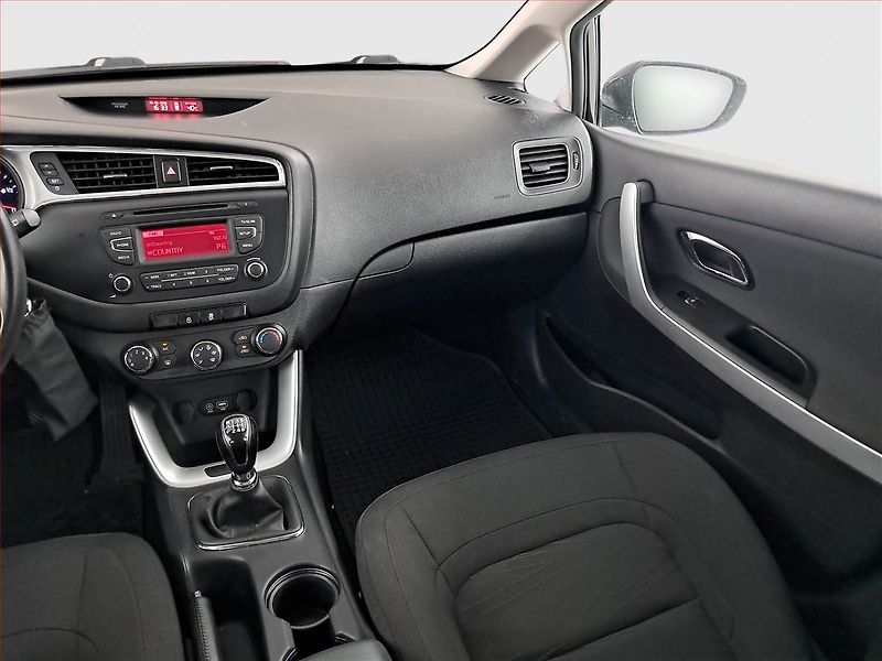 Kia Ceed (2016) 1.6 CRDi, Serv.kniha, Tempomat - fotka 8 z 20
