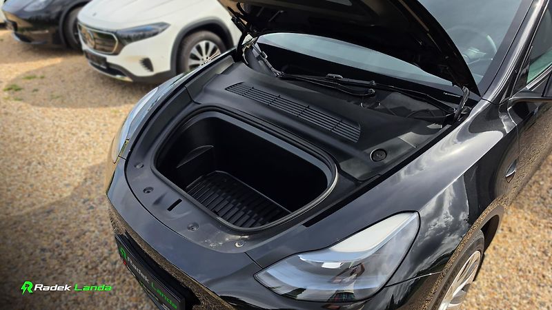 Tesla Model Y (2023) Standard Range | LFP, RWD, AMD - fotka 5 z 11
