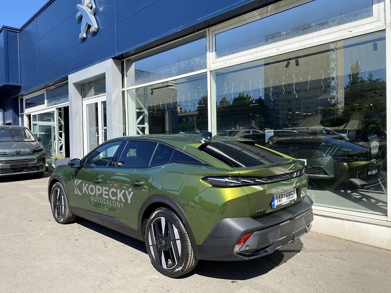 Peugeot 408 (2026) GT Plug-in HYBRID 240 e-DCS7 - fotka 4 z 23