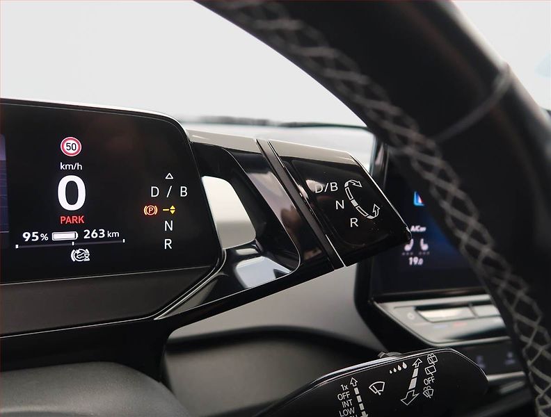 Volkswagen ID.3 (2022) 1st (62 kWh), SoH 89% - fotka 13 z 28