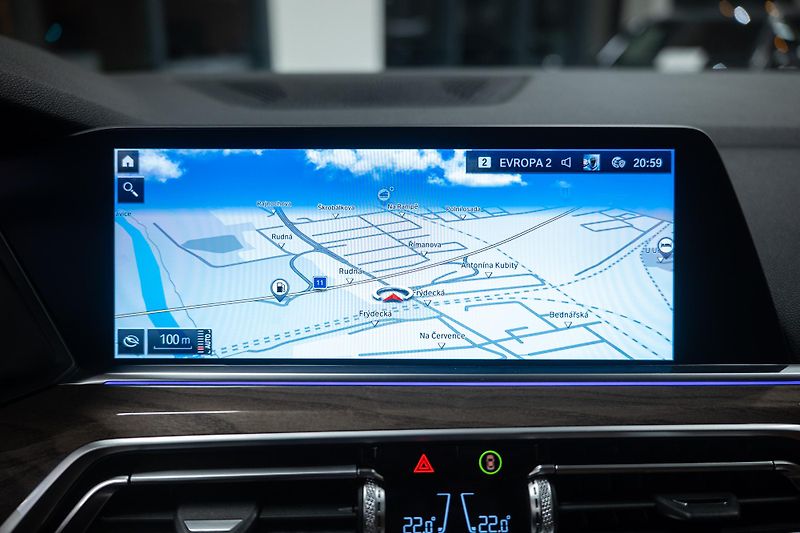 BMW X5 (2019) 30D 195 KW VZDUCH, PANO - fotka 32 z 46