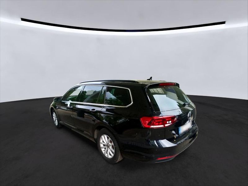 Volkswagen Passat 2,0 PANORAMA,WEBASTO,TAŽNÉ - fotka 3 z 9