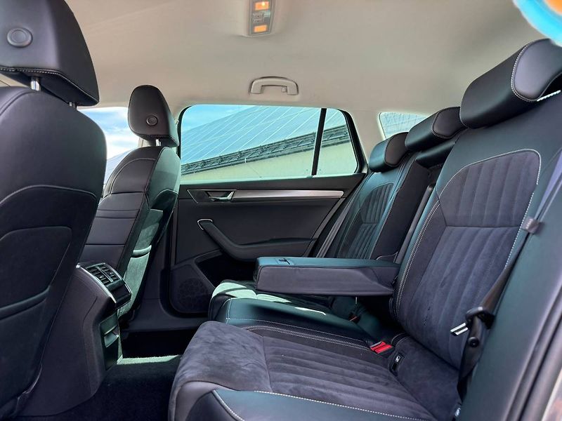 Škoda Superb combi Style Plus 2,0 TSI 140 k - fotka 10 z 32