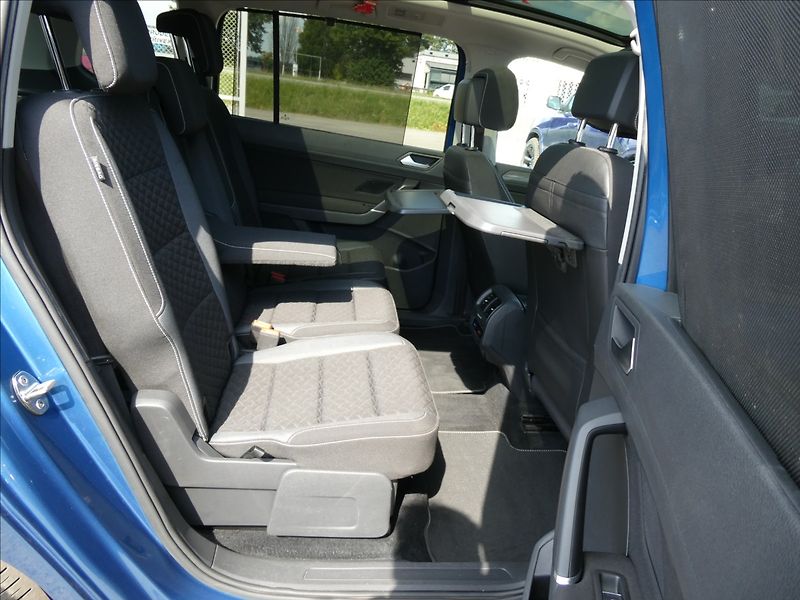 Volkswagen Touran 1,4 TSi 110kW DSG,LED,serviska - fotka 30 z 49