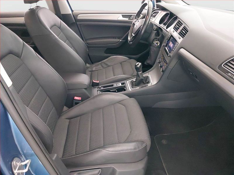 Volkswagen Golf (2014) Comfortline 1.2 TSI, ČR,1.maj - fotka 9 z 17