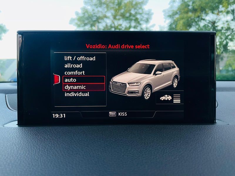 Audi Q7 3.0TDI AUT VÝHŘEV QUATTRO - fotka 40 z 54