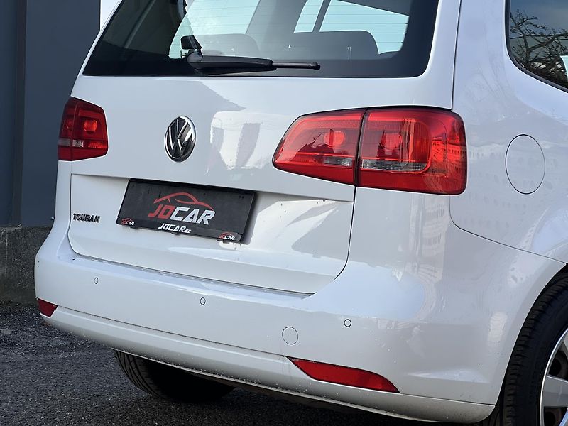 Volkswagen Touran 1.2TSi 77kw  7MÍST TEMPOMAT  - fotka 43 z 43