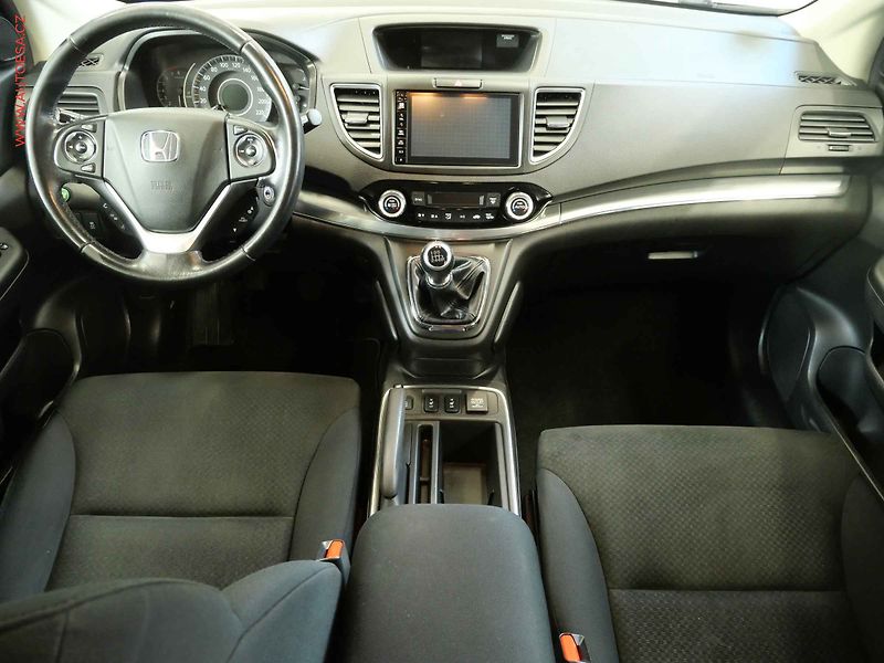 Honda CR-V (2017) 2.0 i 4x4, Temp. park. kamera - fotka 8 z 23