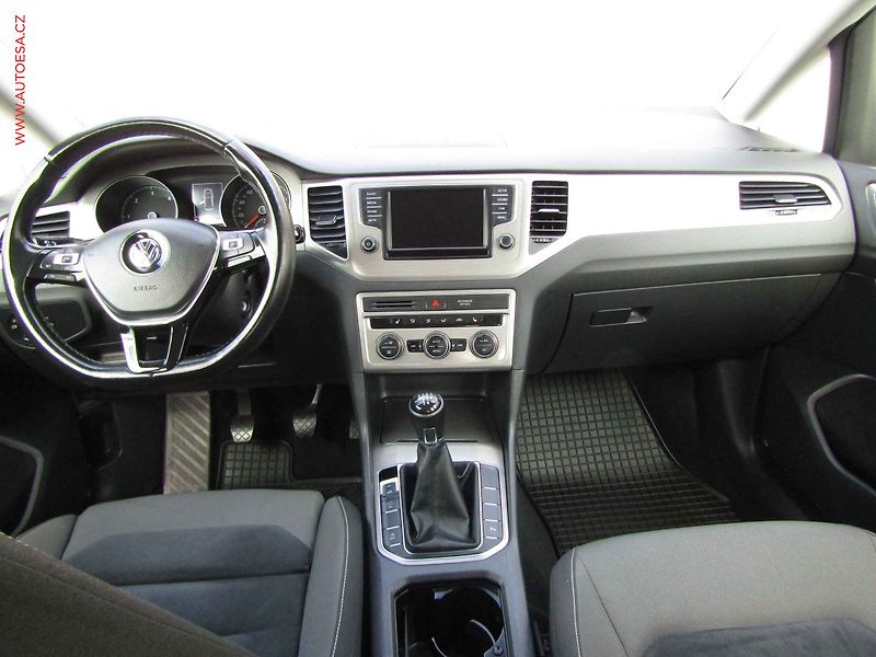 Volkswagen Golf Sportsvan (2017) 1.6 TDi, ČR, Comfortline - fotka 8 z 21