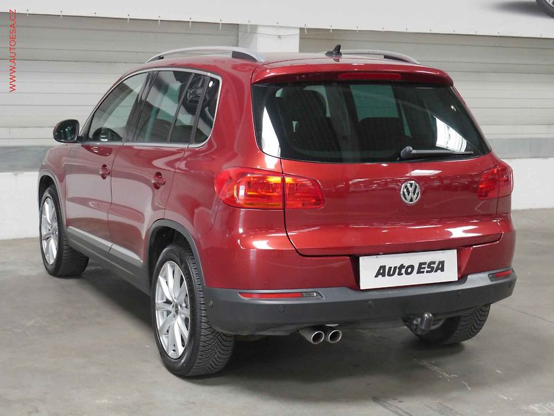 Volkswagen Tiguan (2013) 2.0TDi 4x4, Xenon, park.čidla - fotka 4 z 23