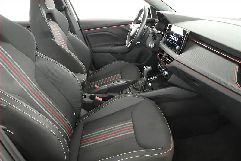 Škoda Kamiq (2025) 1.5 TSI, MONTE CARLO, AUTOMAT - fotka 7 z 17