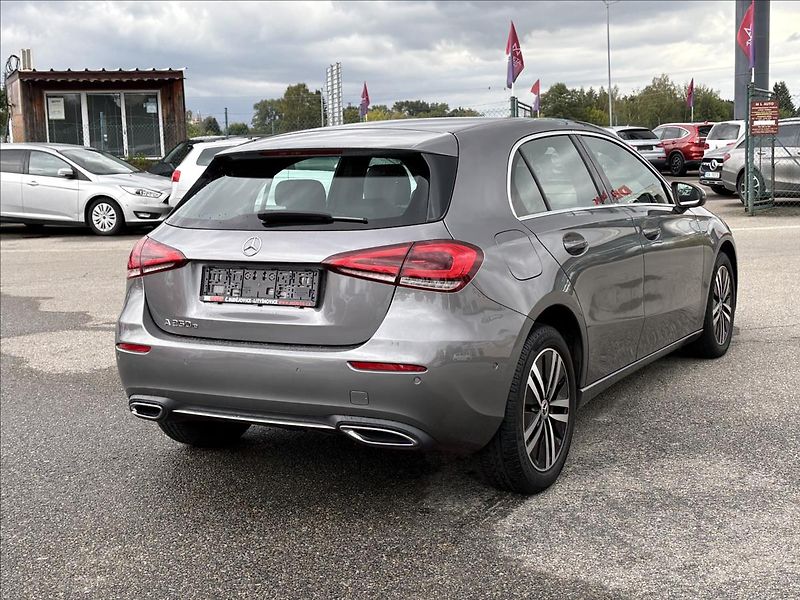 Mercedes-Benz Třídy A 1,3 250e Full Led,Navi,Výhřev - fotka 2 z 43