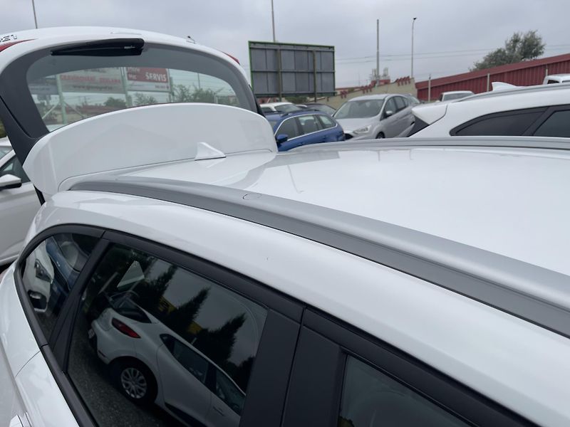 Hyundai i30 1.6d NEHAV-NAVI-DPH-po STK! ČR - fotka 5 z 43
