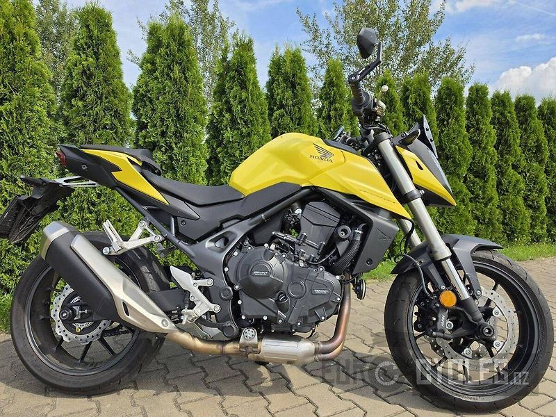 Honda CB 750 Hornet (2023) - fotka 3 z 19
