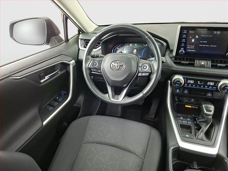 Toyota RAV4 (2022) 2.5 Hybrid - fotka 7 z 17
