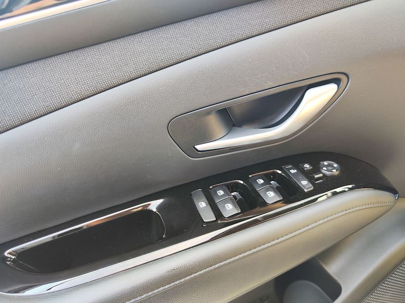 Hyundai Tucson 1.6 T-GDI/110kW Smart Navi DCT - fotka 32 z 34