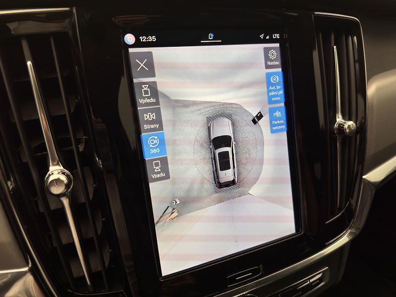 Volvo V90 B4 BRIGHT PLUS AUT - fotka 45 z 46