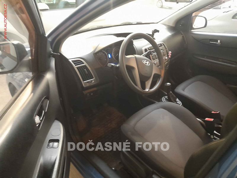 Hyundai i20 (2014) 1.2i - fotka 3 z 3