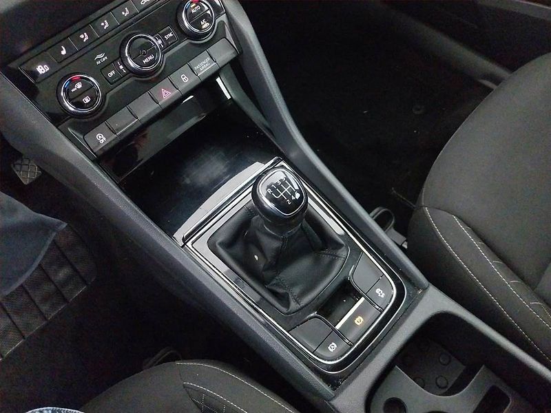Škoda Karoq (2018) Ambition Plus 1.5 TSI - fotka 13 z 19