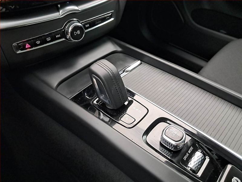 Volvo XC60 (2020) B4 AWD - fotka 16 z 18